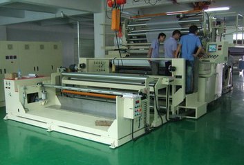 布料膠點(diǎn)貼合機(jī)有什么樣的特點(diǎn)？